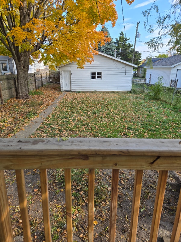 Building Photo - 252 S Oak St