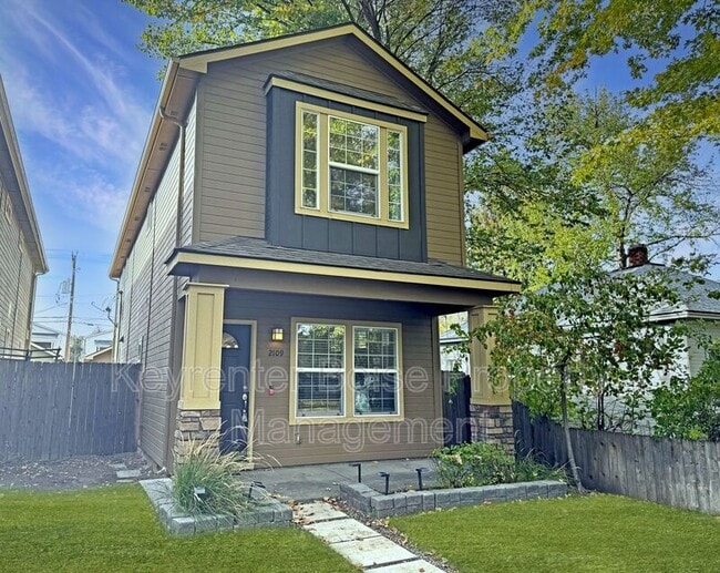 Primary Photo - 2109 N 34th St