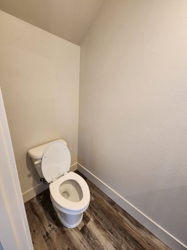 Building Photo - 3 Bedroom 2.5 Bath in Winlock