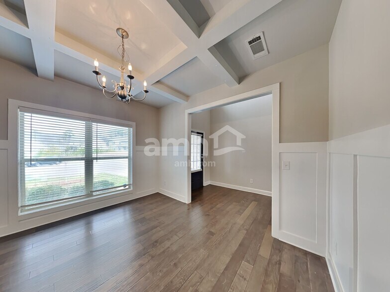 Building Photo - 1811 Rnch Vw Dr