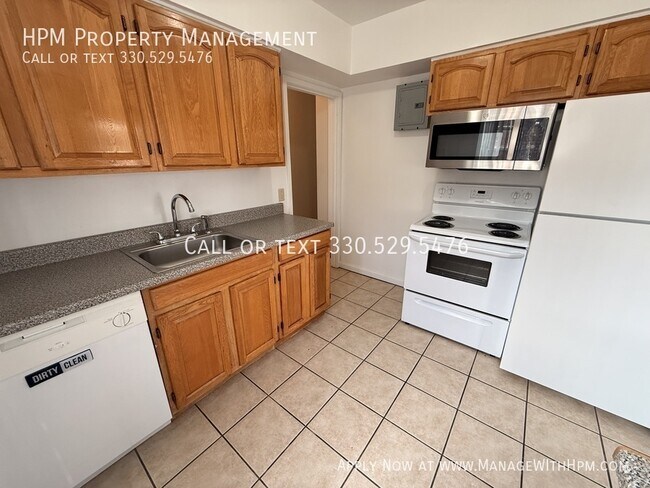 Building Photo - 3270 Warrensville Center Rd