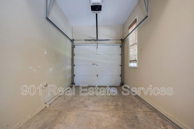 Building Photo - 3549 Lily Ln