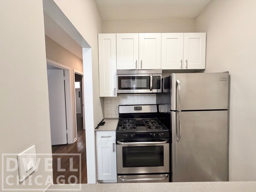 Building Photo - 3433 N Elaine Pl