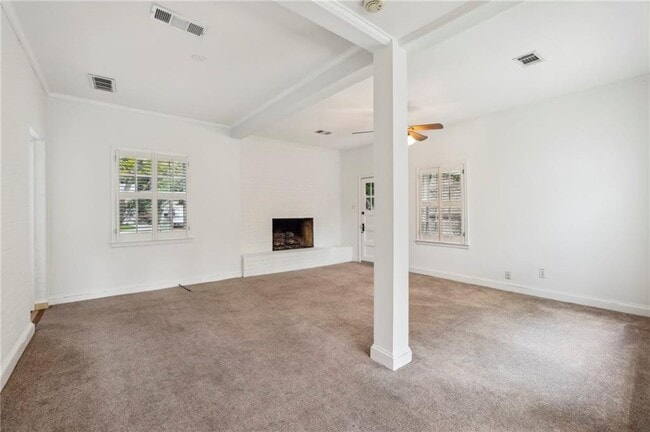 Building Photo - 3533 Kingsboro Rd NE