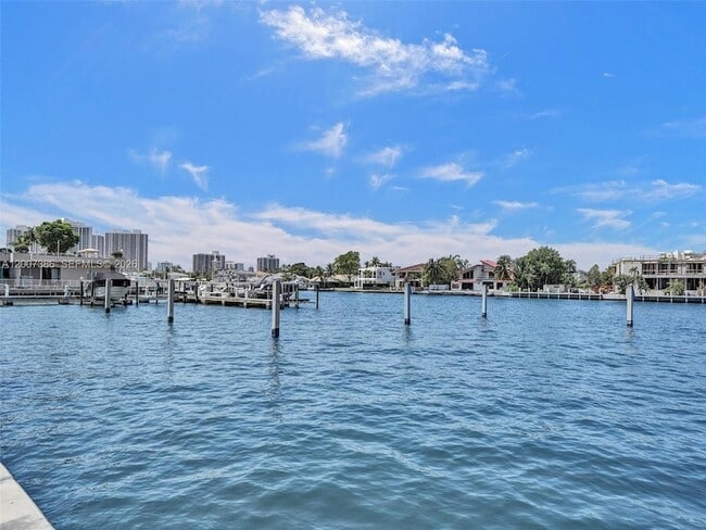 Building Photo - 1945 S Ocean Dr