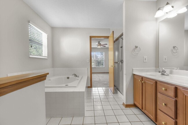 Building Photo - 3825 Delwood Dr