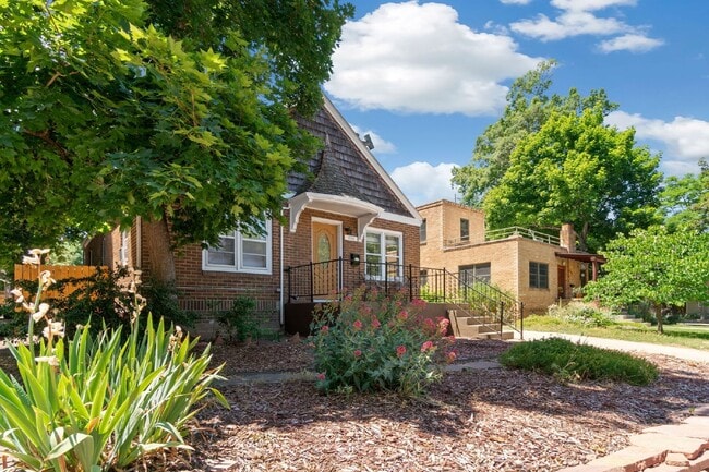 Building Photo - "Fully Furnished Monthly Rental - Newly Remodeled 4 bed Old Town bungalow"