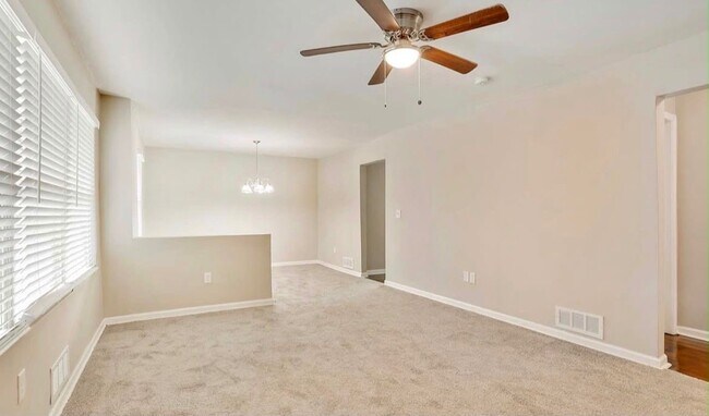 Building Photo - 1355 Steven Dr