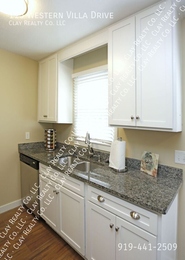 Building Photo - 115 Western Villa Dr