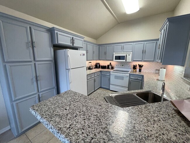 Building Photo - 4204 Tropicana Dr