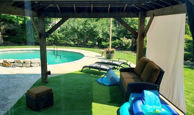 Building Photo - {5801} Spacious 2 Story Home in highly des...