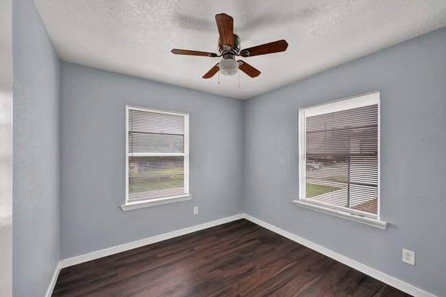 Building Photo - 1009 Witter St