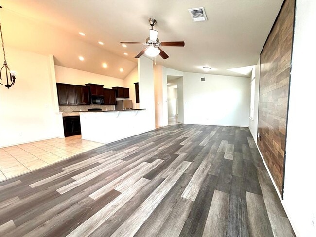 Building Photo - 500 Obsidian Ln