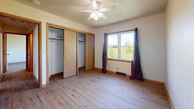 Building Photo - 713 Stanton Ave