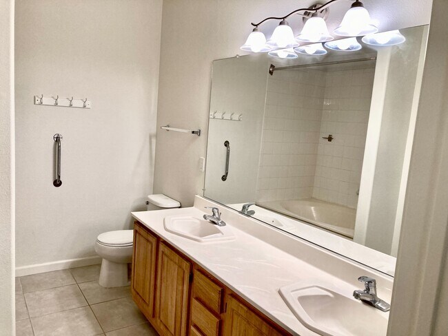 Master Bath 3 - 900 S Meadows Pky