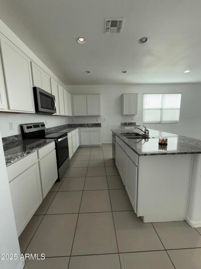 Building Photo - 4620 S 104th Gln