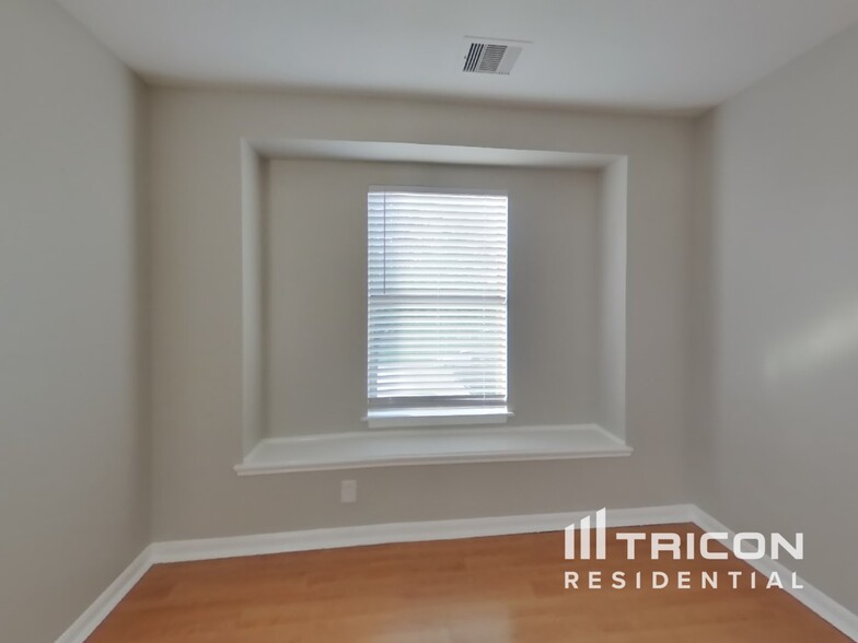 Building Photo - 15543 Liberty Cypress Ct