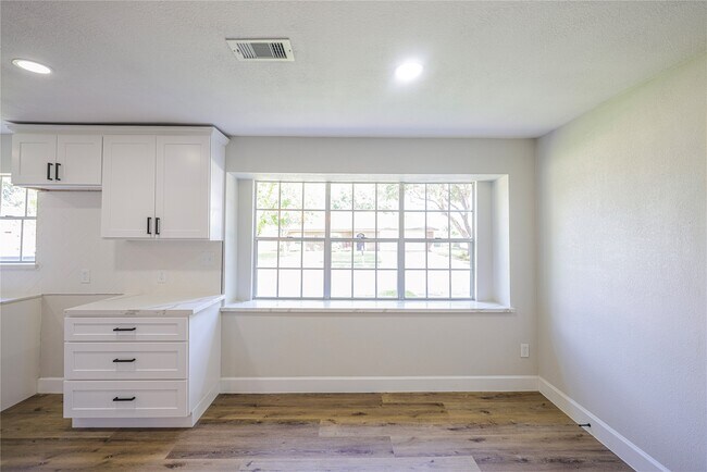 Building Photo - 51 Sweetgum Ct