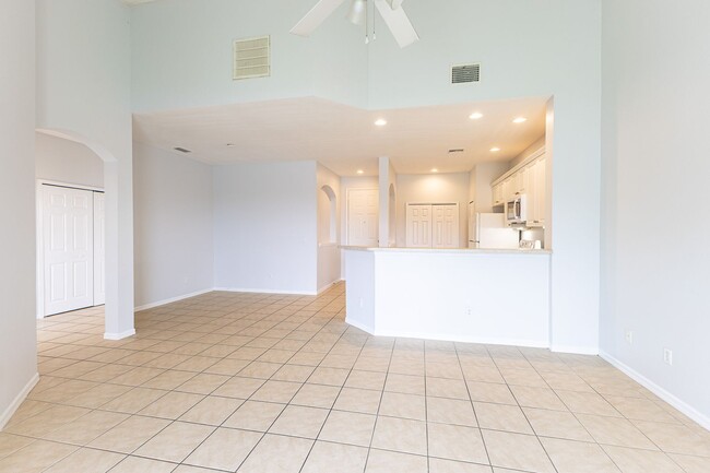 Building Photo - 3525 Milan Dr