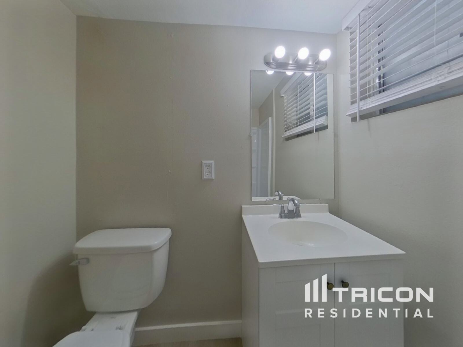 Building Photo - 3134 S Richfield St