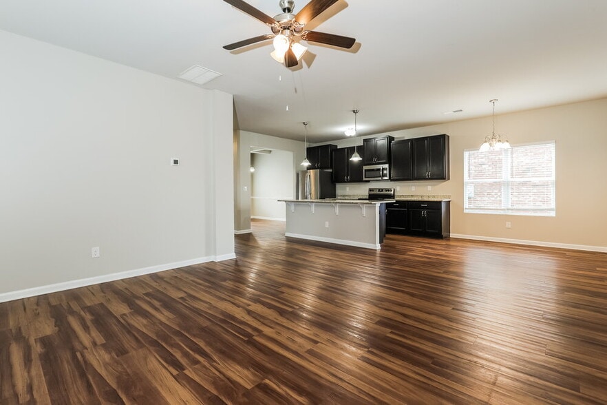 Building Photo - 184 Addy Ln