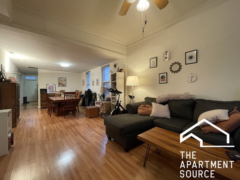 Building Photo - 3052 W George St