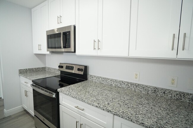 Building Photo - 1200 Town Center Dr