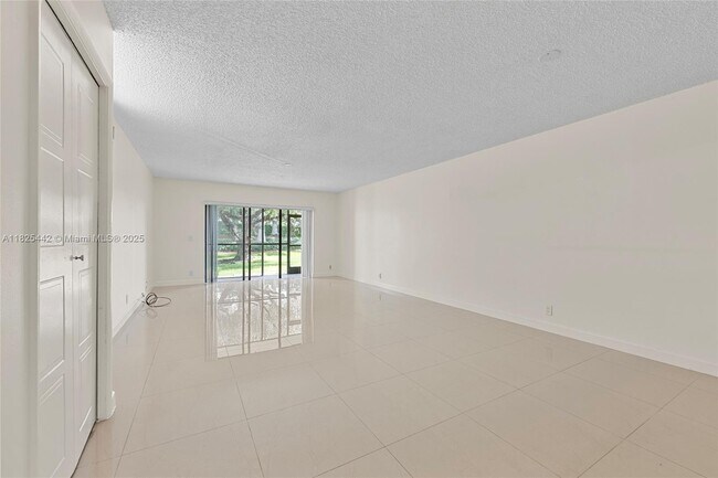 Building Photo - 16491 Blatt Blvd