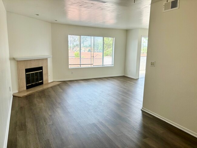 Building Photo - 9885 Caspi Gardens Dr