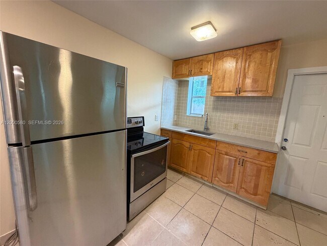 Building Photo - 518 NW 10th St