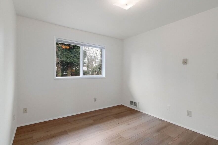 Building Photo - 2815 NE 7th St