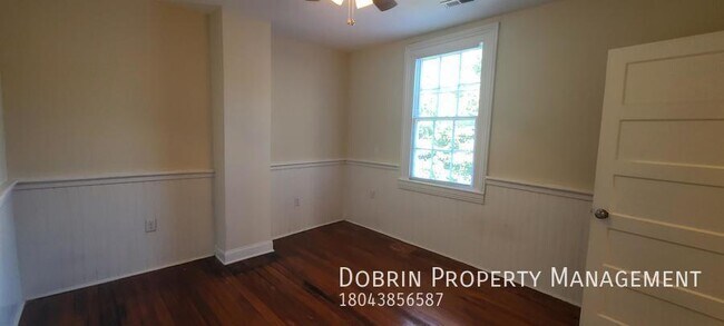 Building Photo - Renovated 5BD: Huge Living Room - Next to ...