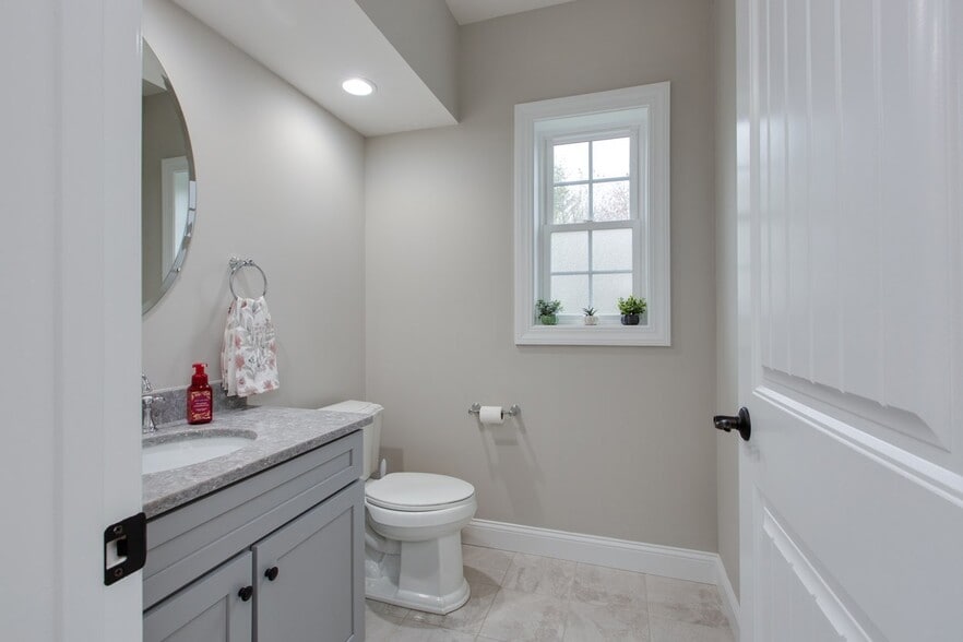 Building Photo - 301 Glen Forest Dr