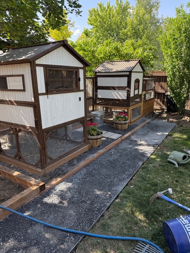 Building Photo - 523 N 400 E