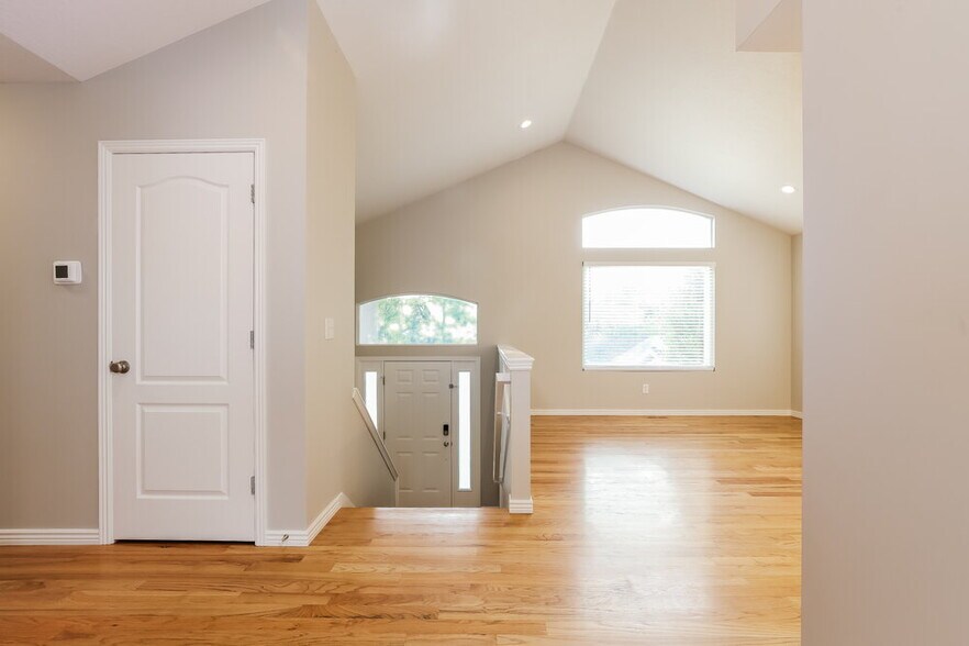 Building Photo - 2913 Garden Meadow Cove