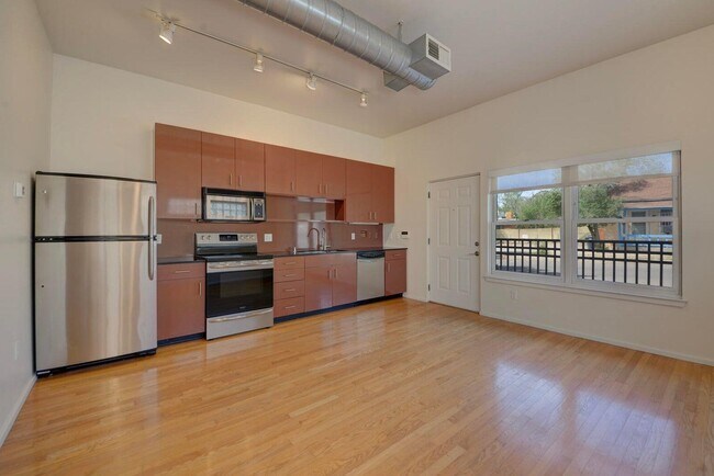 Building Photo - 400 Copper Ave NW