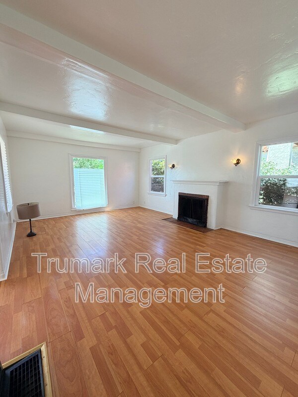 Building Photo - 729 South St