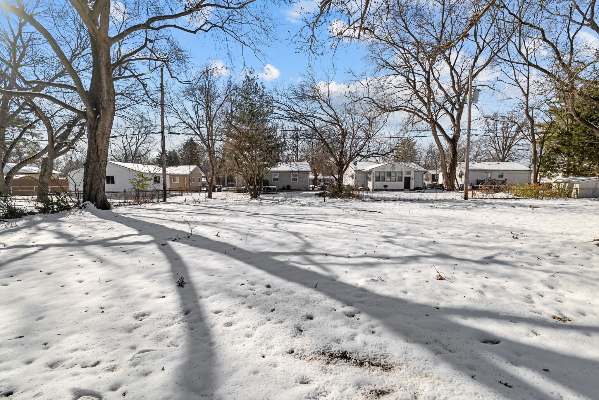 Building Photo - 1655 Fenmore Dr