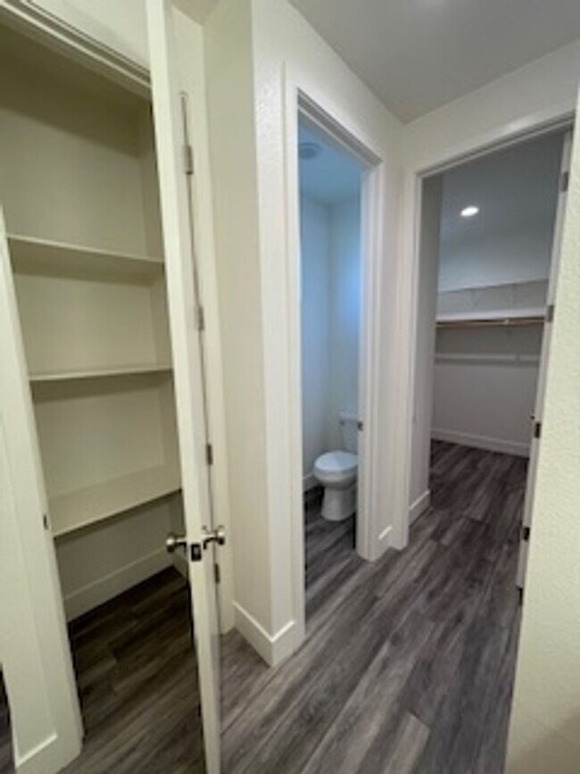 Building Photo - 1758 Thea Ave