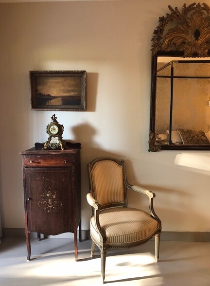 Bedroom detail - 388 Eichybush Rd