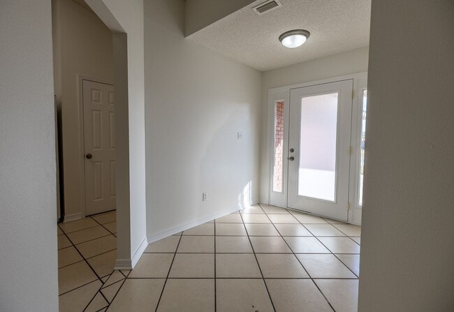 Building Photo - Beautiful 4-Bedroom Home in Ashford Park Community