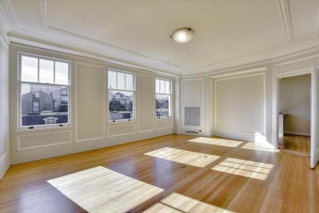 Building Photo - 4 bedroom in San Francisco CA 94118