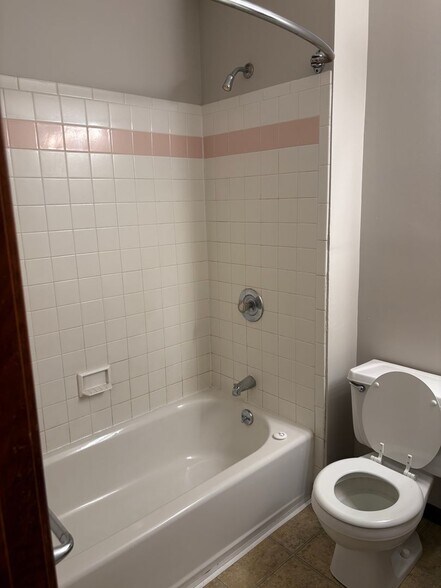 Building Photo - 720 Northpoint Ave