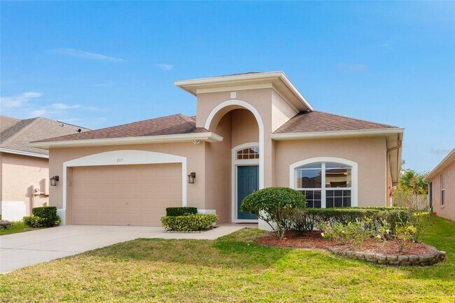 Building Photo - 207 Little Creek Ln