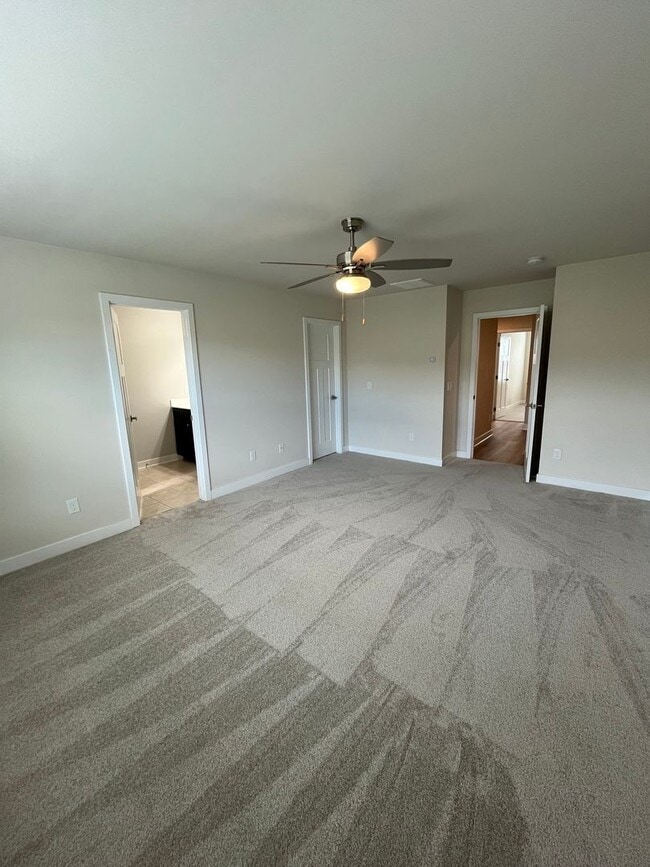 Building Photo - 3 Bed 2 Bath Townhome Located in Simpsonville