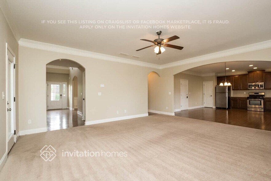 Building Photo - 3827 Lake Haven Way