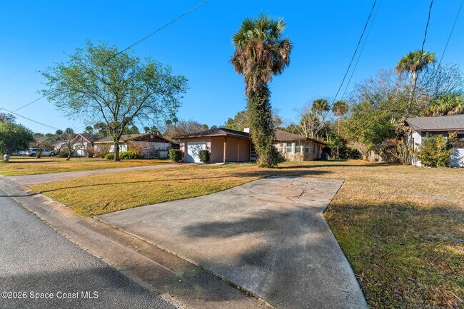 Building Photo - 247 Saldon Ln