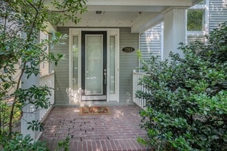 Building Photo - 1283 Island Harbor Dr