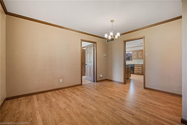 Building Photo - 6014 Park Ave
