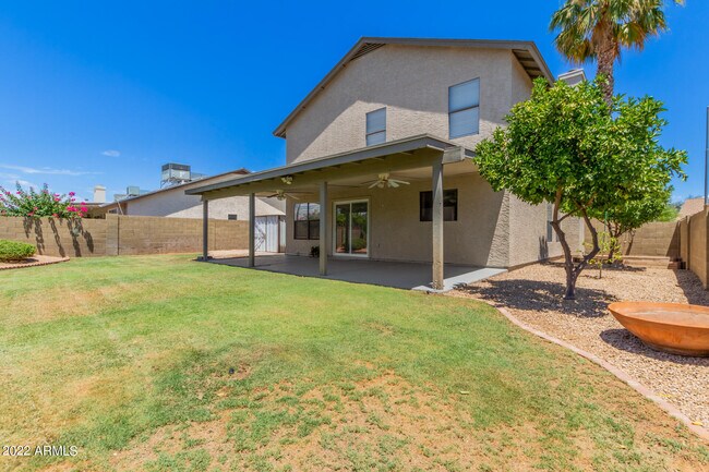 Building Photo - 3919 E Marconi Ave
